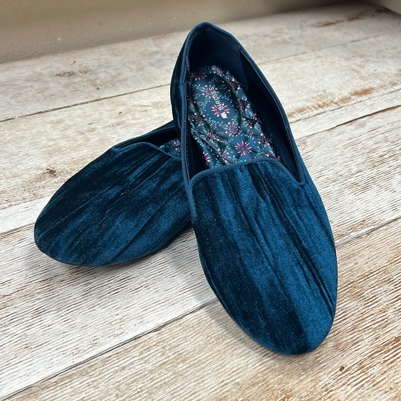 Birdies The Swan Velvet Slip On Shoes - Picture 2 of 7